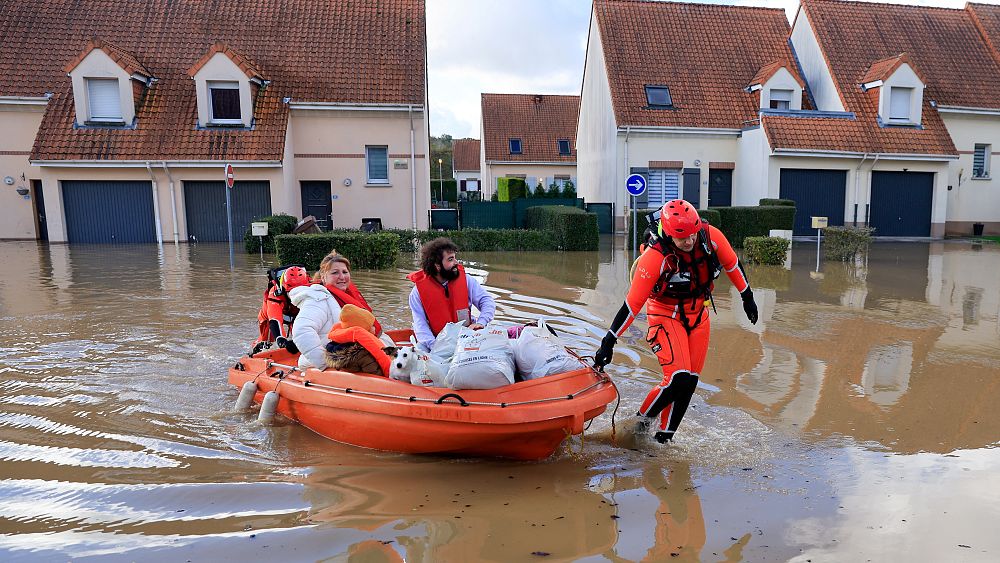 Tempêtes, sécheresses et inondations : les catastrophes liées au climat pourraient faire monter les prix des assurances en France