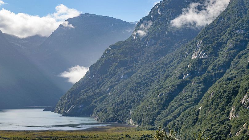 Un gros morceau de glace est tombé des Exploradores en octobre.