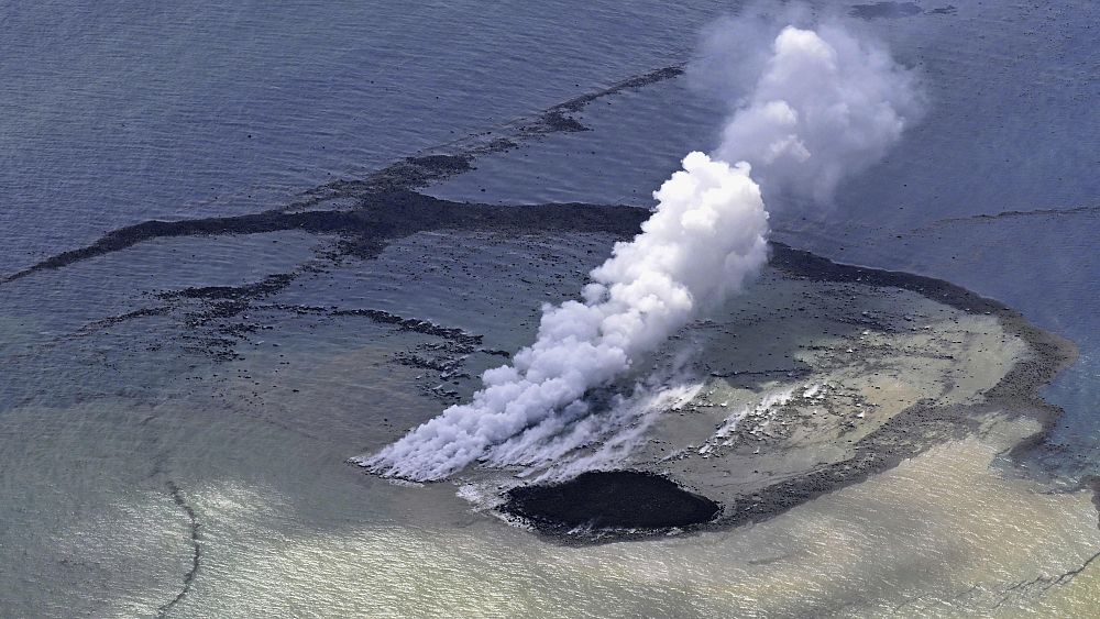 Une nouvelle île se forme au Japon après l'éruption d'un volcan sous-marin, mais les experts préviennent que cela pourrait ne pas durer longtemps