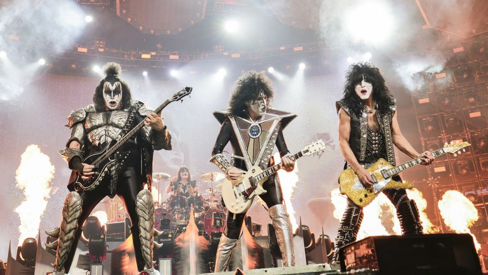 Kiss donne son dernier concert d'adieu à New York, mais les rockers légendaires continuent de vivre sous forme d'avatars numériques