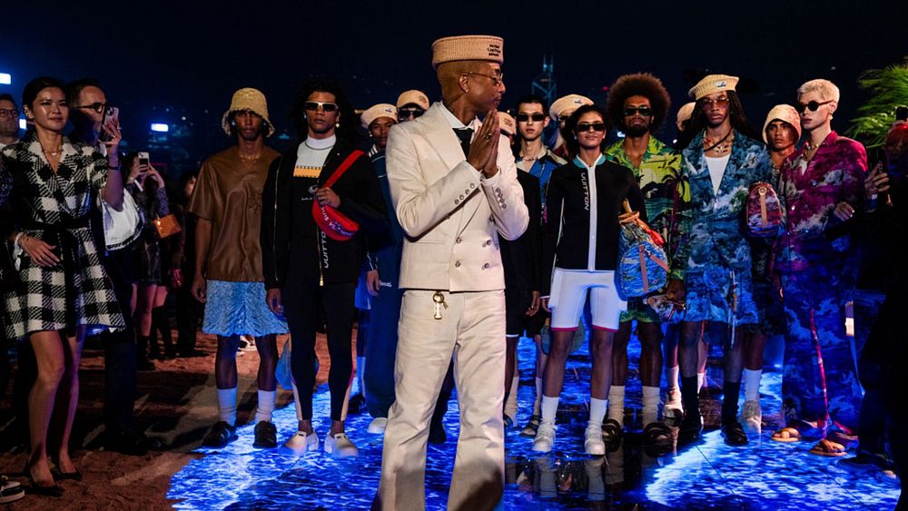 Louis Vuitton fait des vagues à Hong Kong : les plus beaux looks du deuxième défilé de Pharrell Williams