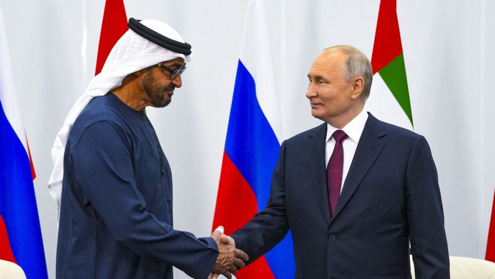 Le président russe Vladimir Poutine se rend aux Émirats arabes unis et en Arabie saoudite lors de la COP28