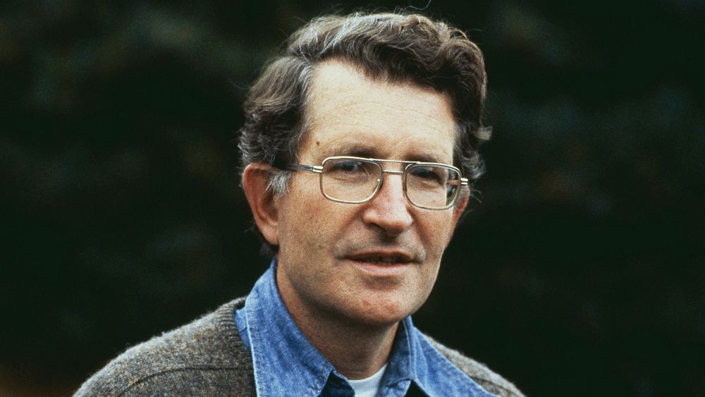 Revue culturelle : Noam Chomsky à 95 ans et comment il est devenu le célèbre philosophe