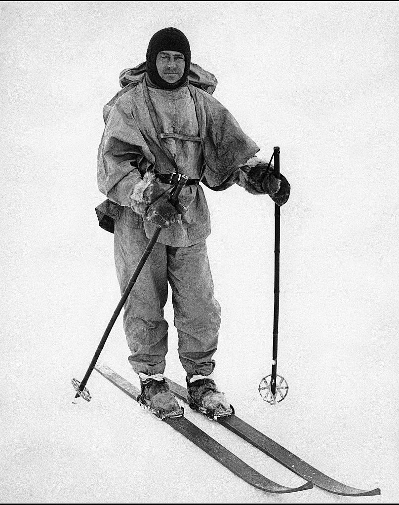 En forme et chaudement habillé, le capitaine Robert F. Scott de la marine britannique, chef de la malheureuse expédition de 1912 au pôle Sud