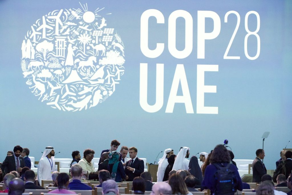 Planifier la fin des énergies fossiles, sortir du charbon avant 2030, aider les pays les plus touchés par le changement climatique à s’adapter : voilà les objectifs que je porte à la COP28 et qui sont au cœur du Pacte de Paris pour les Peuples et la Planète.