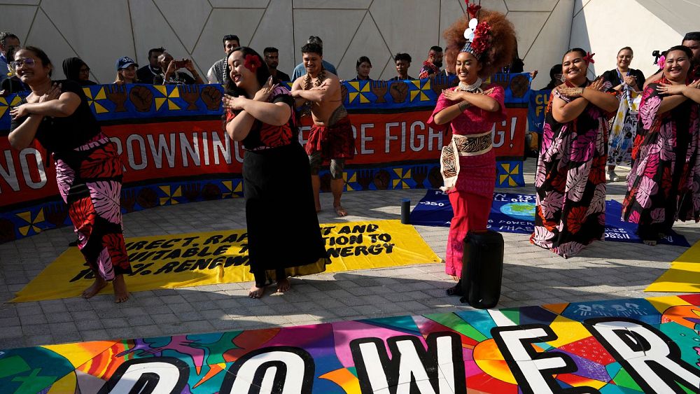 En direct. COP28 : Les négociations sur les énergies fossiles reprennent, alors que les enfants occupent le devant de la scène au 8e jour du sommet sur le climat