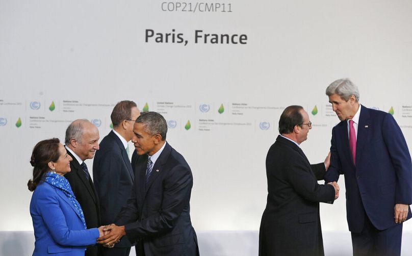Le président américain Barack Obama et le secrétaire d'État John Kerry arrivent à la COP21 à Paris, en novembre 2015.