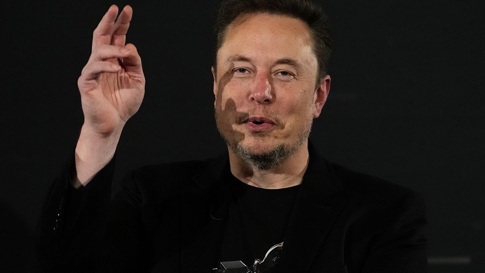 Grok, le rival ChatGPT d'Elon Musk, est en cours de déploiement auprès des utilisateurs premium X.  Voici ce qu'il faut savoir