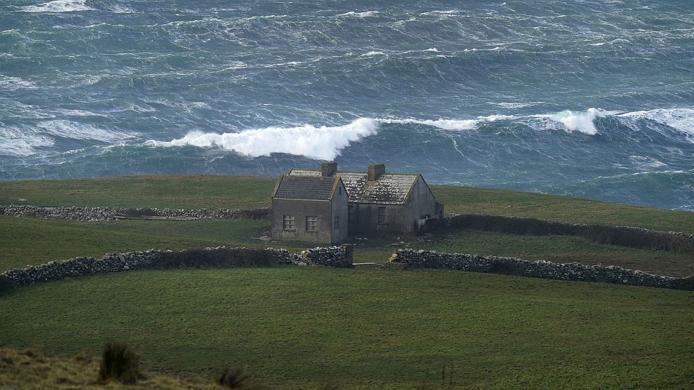 La tempête Fergus frappe les côtes ouest de l'Irlande et de la France
