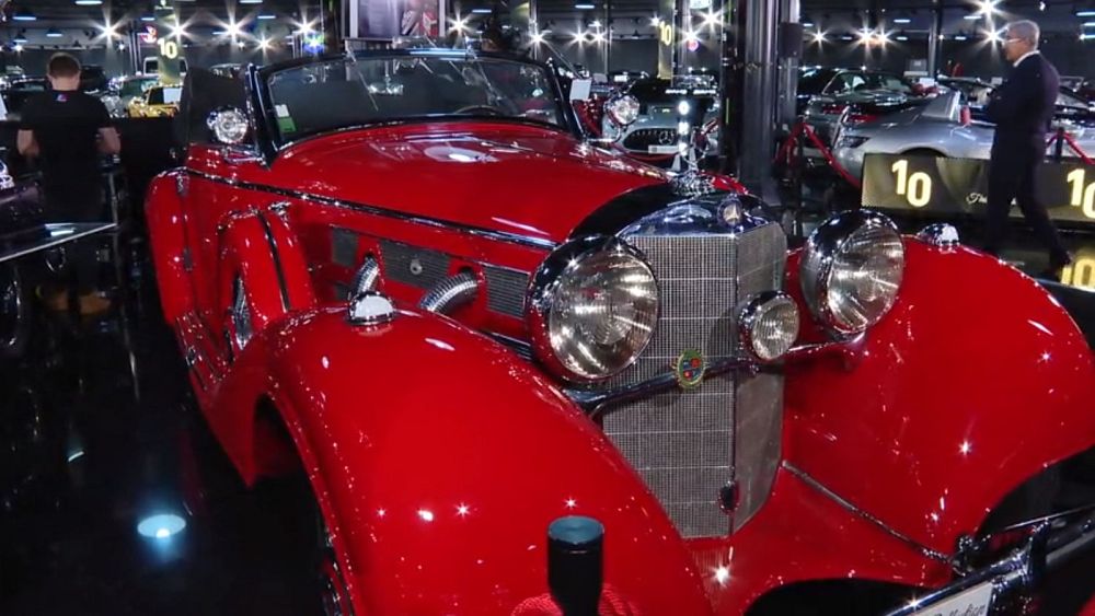 La voiture est la star : le musée des voitures anciennes de Bucarest célèbre sa décennie d'ouverture