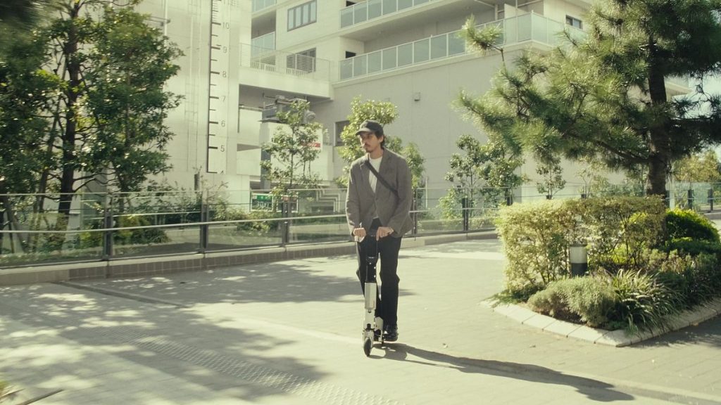 This e-scooter is so small that you can fit into your carry-on when you travel