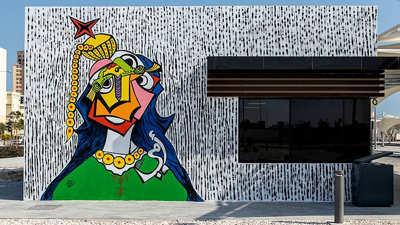 JEDARIART rassemble de brillants artistes pour créer des peintures murales spectaculaires dans le cadre urbain de Doha