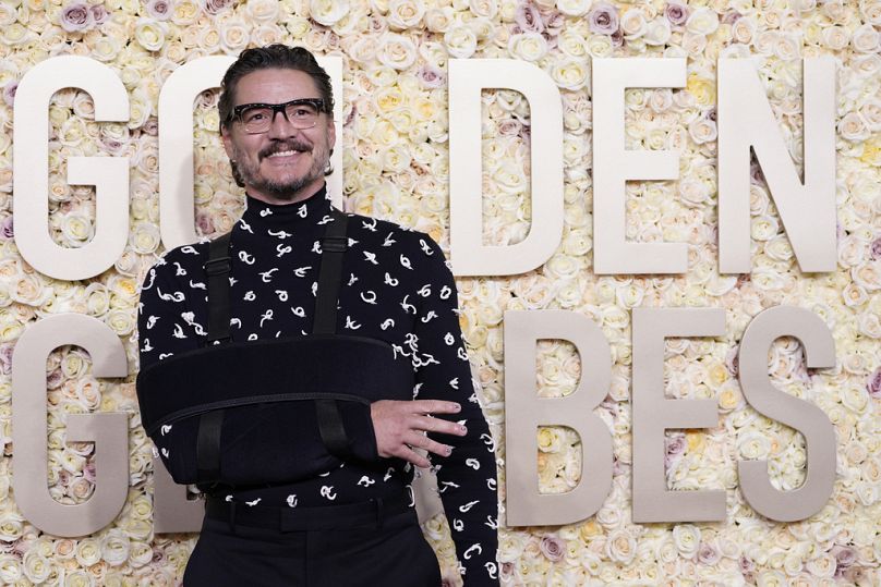 Pedro Pascal arrive à la 81e cérémonie des Golden Globe Awards le dimanche 7 janvier 2024 au Beverly Hilton de Beverly Hills, en Californie.