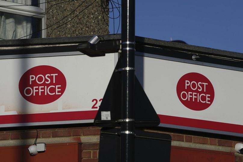 Les logos du bureau de poste sont affichés à Londres, le mercredi 10 janvier 2024.