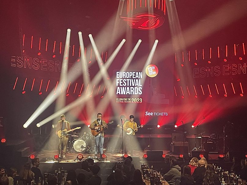 Kingfisher jouant aux récompenses