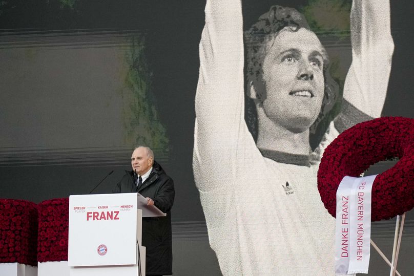 Le président honoraire du Bayern, Uli Hoeness, s'exprime lors d'un service commémoratif en l'honneur de la légende du Bayern et de l'Allemagne, Franz Beckenbauer.