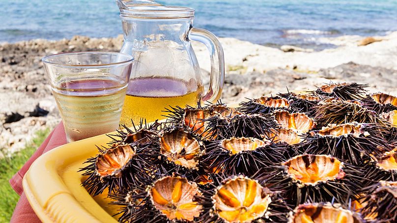 Goûtez au ricci di mare en Sicile.