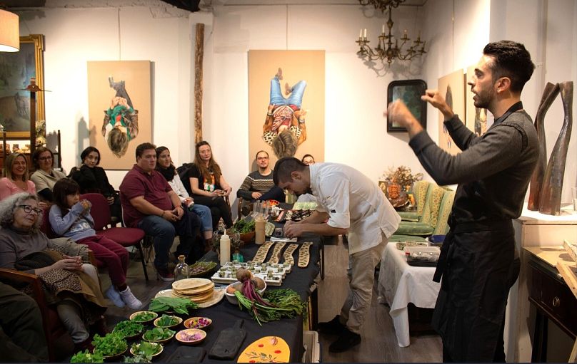 Daniel était présent à l'un des dîners culinaires privés de Kike lorsque Kike l'a convaincu de rejoindre son projet.