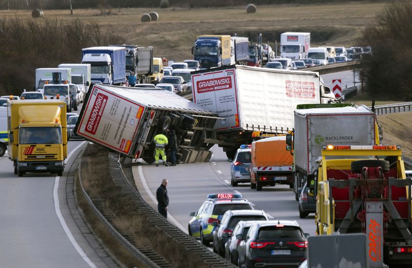 Un camion s'est écrasé lors de fortes tempêtes sur l'autoroute A 71 près d'Erfurt, en janvier 2018.