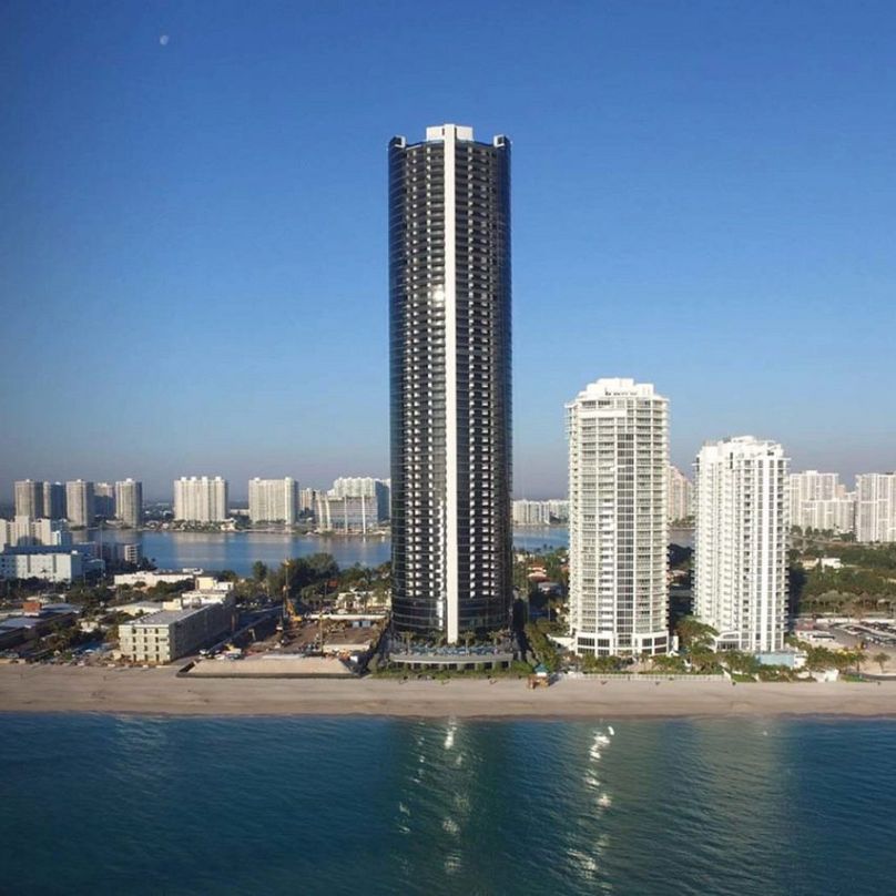Porsche Design Tower Miami, États-Unis, par Porsche et Dezer Development.  ouvert en 2017