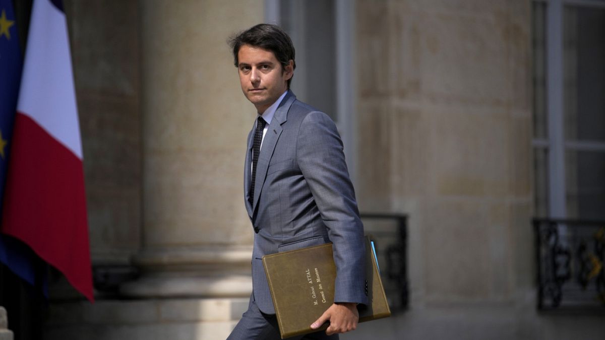 France names new youngest ever PM