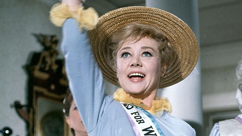 Glynis Johns dans le rôle de Winifred Banks dans Mary Poppins