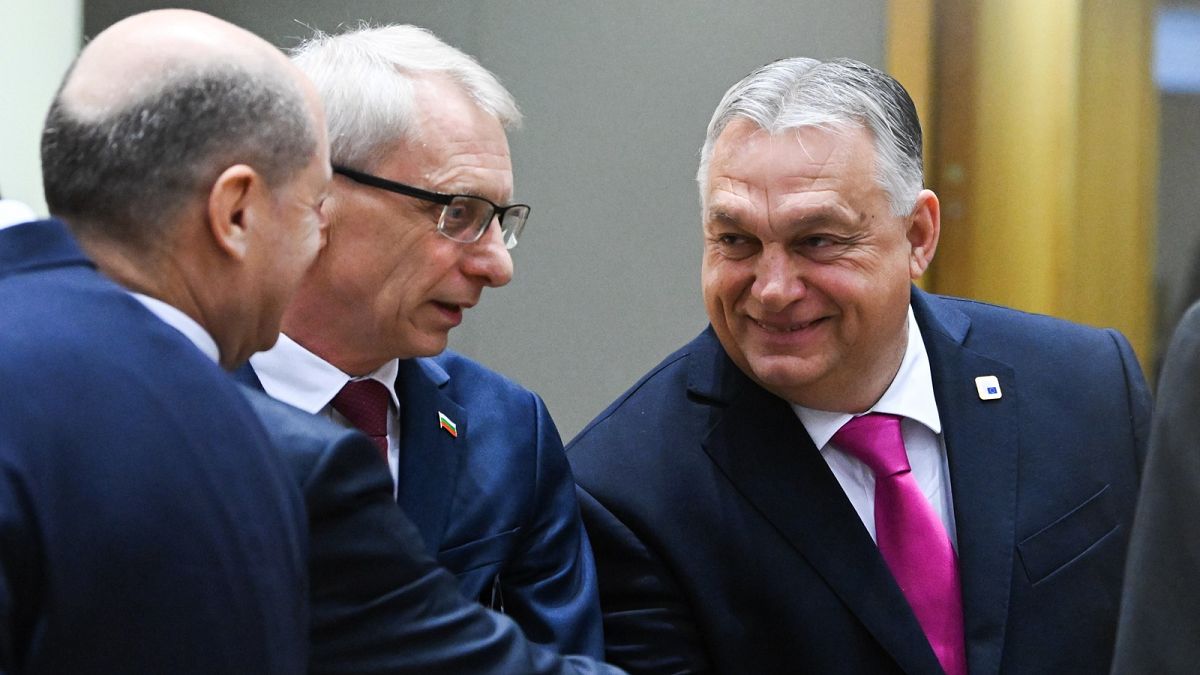 Hungarian Prime Minister Viktor Orbán has welcomed preparations for a Plan B in case member states fail to agree on the €50-billion special fund for Ukraine.