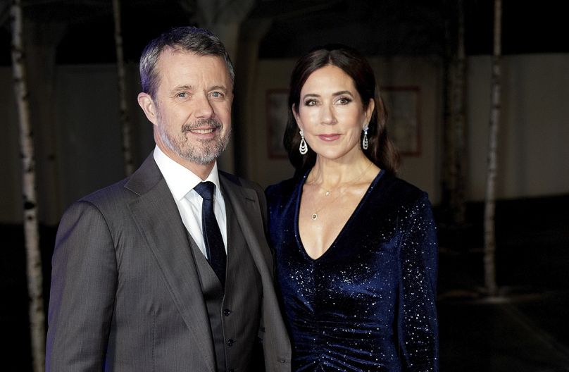 Le prince héritier danois Frederik et la princesse héritière Mary remettent des prix dans la salle de concert du Musikhuset à Esbjerg, au Danemark, en novembre