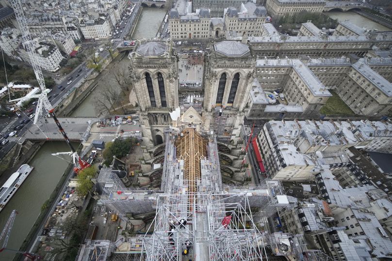La cathédrale Notre-Dame de Paris est photographiée du haut de la flèche, le 8 décembre 2023 à Paris.
