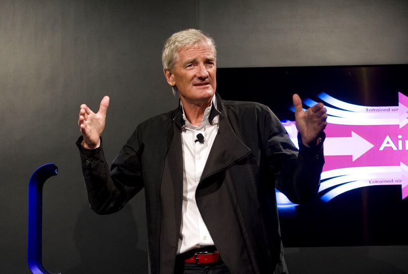 L'inventeur James Dyson lance l'aspirateur Dyson DC41 Ball et le ventilateur chauffant Dyson Hot à New York.  14 septembre 2011.