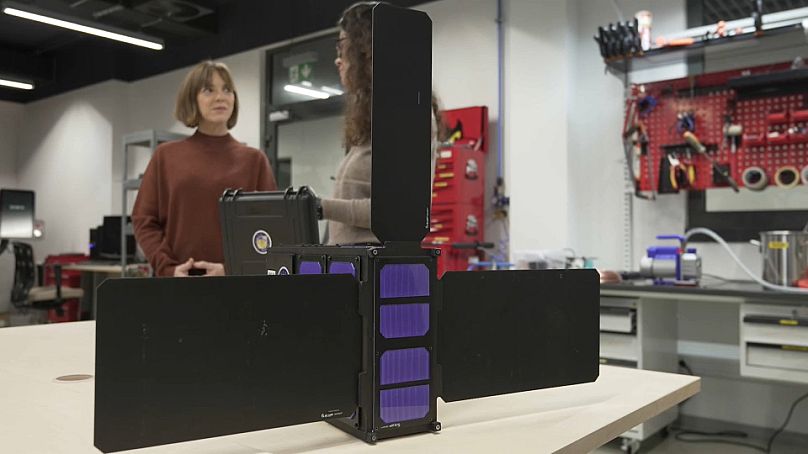 L'unité de traitement de données embarquée Leopard a été envoyée dans l'espace à bord du Falcon 9 d'Elon Musk de SpaceX en 2023.