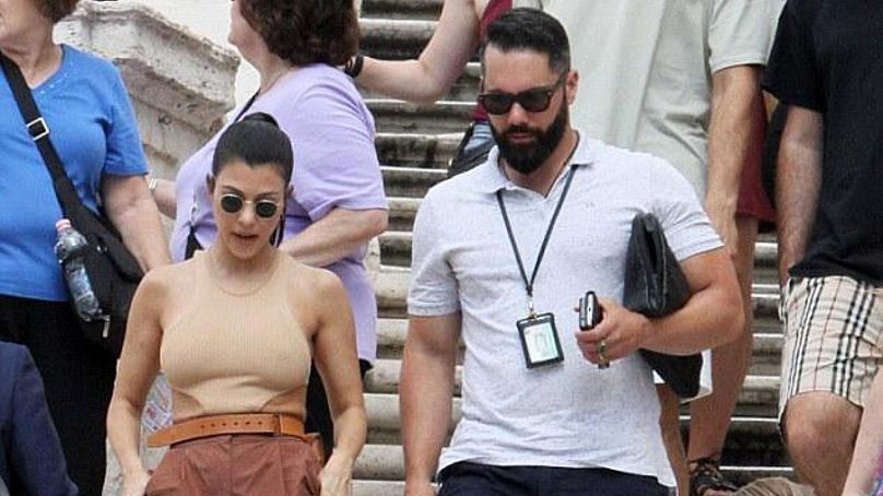 Alexander a montré des stars comme Kourtney Kardashian à Rome.