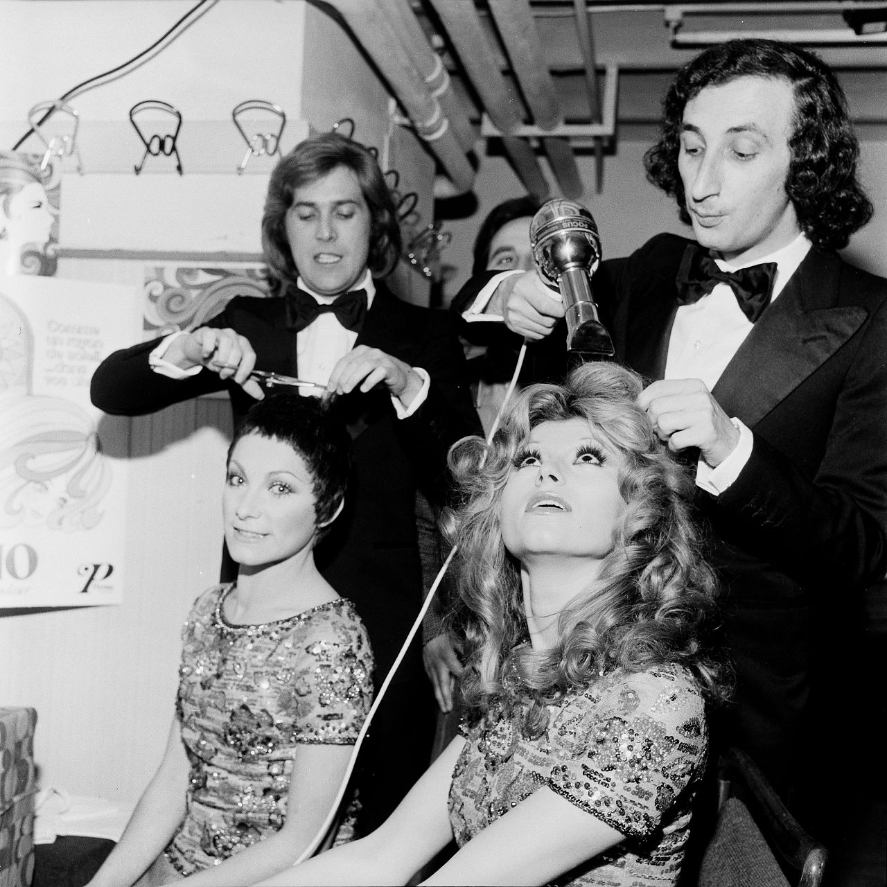 La blague Ricchi e Poveri dans la salle de maquillage du XXIIIe Festival de Sanremo, 1973.