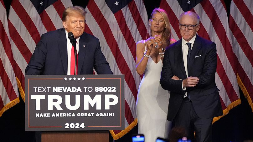 L'ancien président Donald Trump s'exprime lors d'un rassemblement nocturne à Las Vegas, le 8 février.