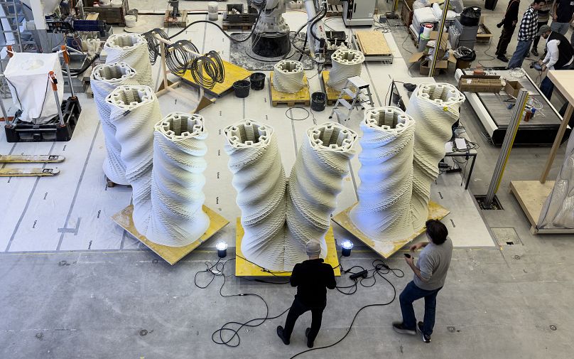 La technologie d'impression 3D permet de créer des formes plus fluides que les méthodes de construction traditionnelles. Le Tor Alva est composé de colonnes en forme de Y.