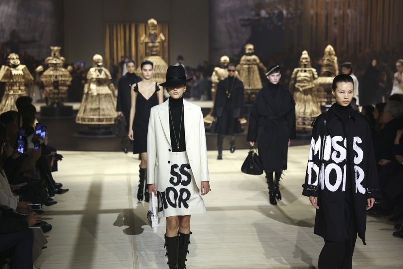 Les mannequins portent des créations de la collection prêt-à-porter Christian Dior automne-hiver 2024-2025 présentée mardi 27 février 2024 à Paris.