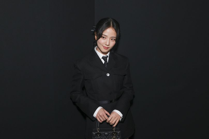 Jisoo, membre des Blackpink, participe à la collection prêt-à-porter Christian Dior automne-hiver 2024-2025