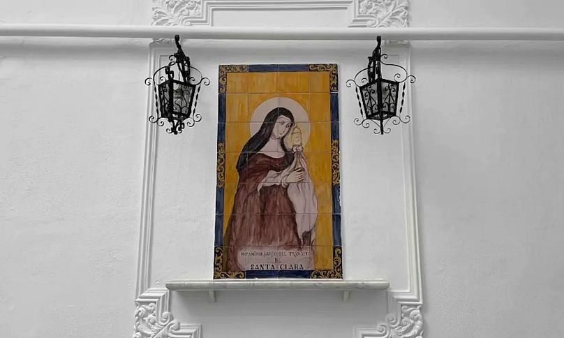 Attendez-vous à voir des icônes religieuses partout dans le couvent de Sainte Marie de Jésus à Séville