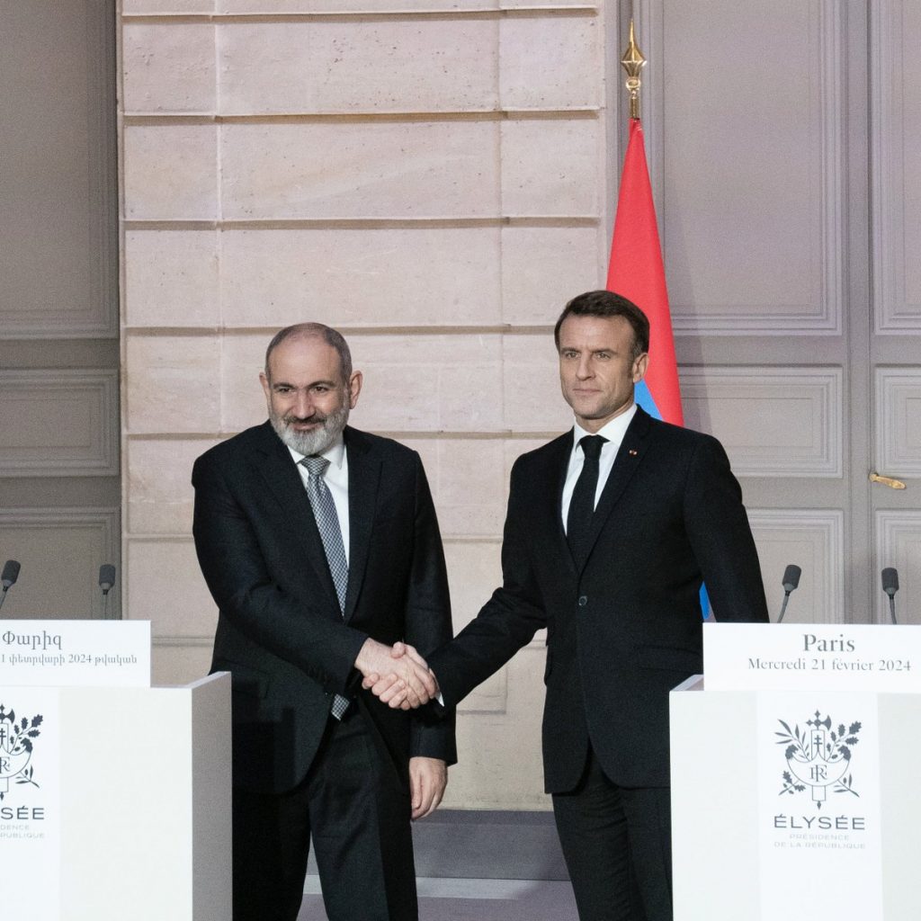 Ce jour où la France honore Missak et Mélinée Manouchian, où elle reconnaît la contribution des Arméniens à la Nation française, à l’esprit de résistance, à la lutte pour la liberté, votre présence est importante pour nous. Je vous dis à nouveau le soutien de la France.