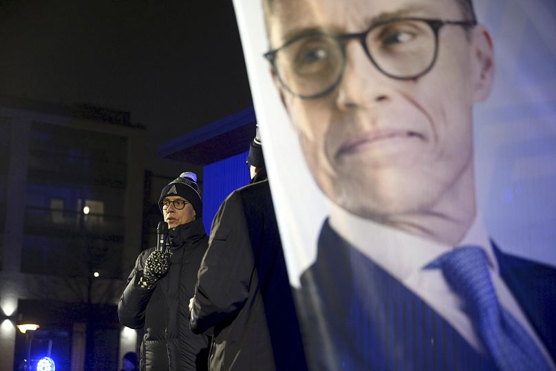 Alexander Stubb, candidat à la présidentielle du Parti de la coalition nationale (NCP), fait campagne en Finlande