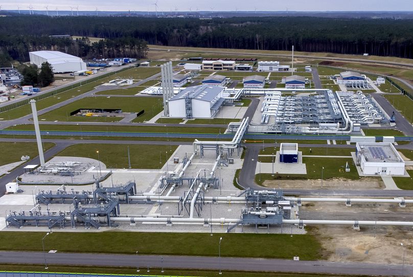 Les conduites des installations d'atterrissage du gazoduc « Nord Stream 2 » sont photographiées à Lubmin, dans le nord de l'Allemagne, le 15 février 2022.