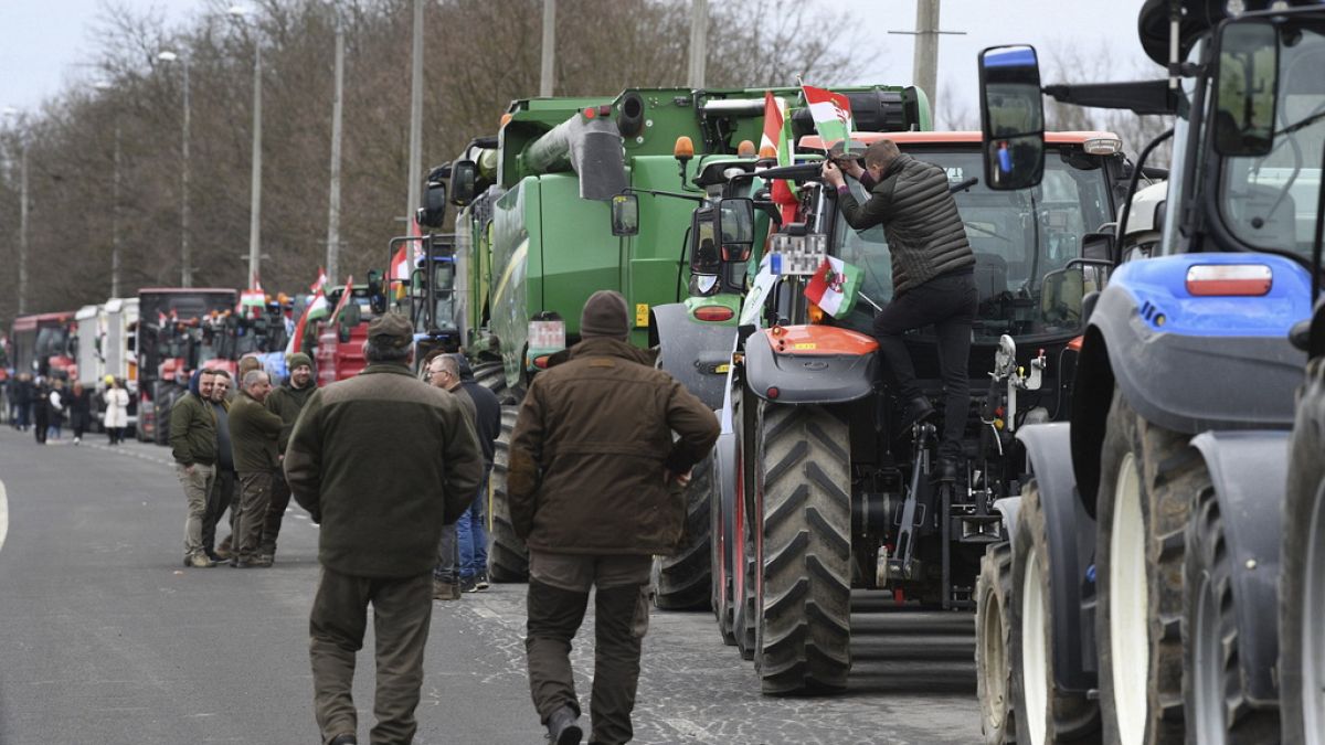 Farmers protest as they block roads nationwide with their tractors