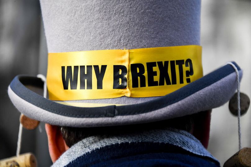 Un manifestant anti-Brexit devant le palais de Westminster, à Londres, le lundi 14 décembre 2020.