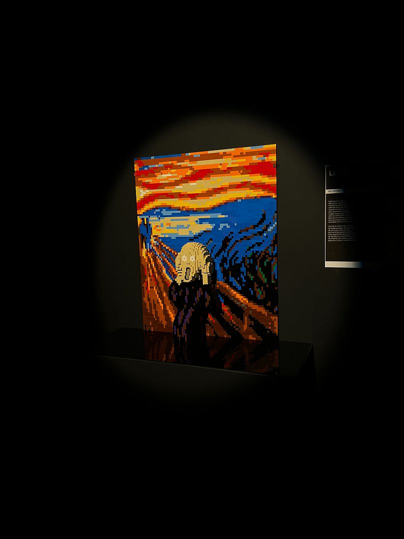 « Le cri » exposé à l'exposition « L'art de la brique »