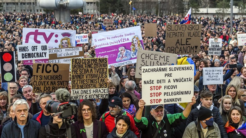 Thousands head to the streets in Bratislava to protest media overhaul