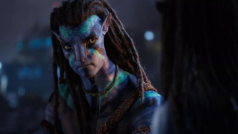 Sam Worthington dans Avatar : La Voie de l'Eau (2022)
