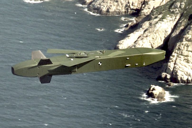 Un missile Taurus vole lors d’un exercice militaire au large des côtes sud-coréennes.