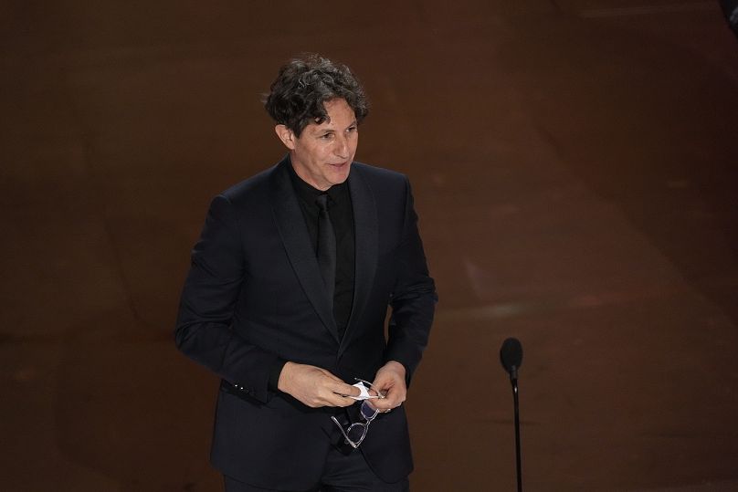 Jonathan Glazer accepte l'Oscar pour