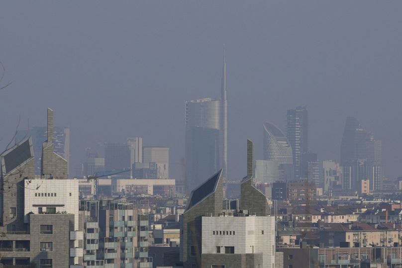 La région italienne du nord de la Lombardie a imposé des mesures antismog sévères en février.