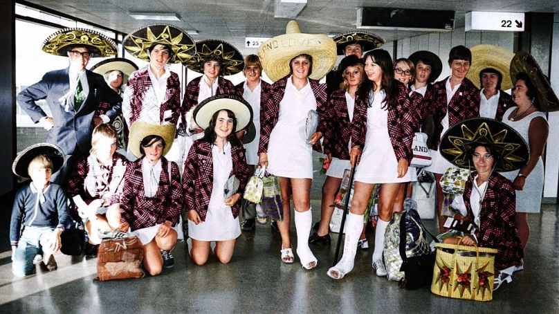 Les joueurs et l'entraîneur anglais ont participé sans l'autorisation des instances dirigeantes du football.